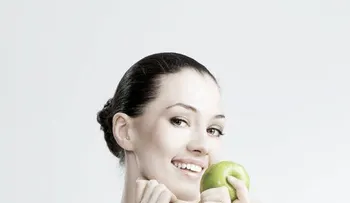 5 mitos sobre los alimentos y tu piel 