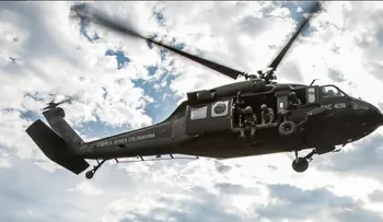 Cae a tierra helicóptero de la Fuerza Aérea en Colombia