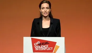 Angelina Jolie pide al mundo combatir "la injusticia" de la violencia sexual