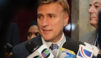 James Brewster respalda investigación por caso Súper Tucano