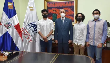 Gobierno respalda jóvenes ingenieros en mecatrónica que presentaron proyecto a la NASA
