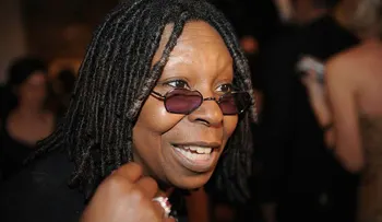 Whoopi Goldberg lanza 'startup' de marihuana para sobrellevar la menstruación