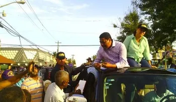 Jesús Féliz encabeza caravana en Sabana Perdida