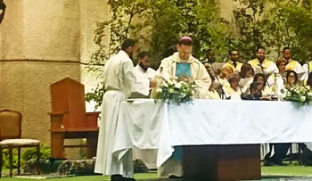 Monseñor Raúl Berzosa aboga por la paz en el mundo y en las religiones