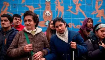 Indignación en Chile por apuñalamiento de tres mujeres en una marcha feminista