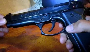 Un hombre se mete con una pistola en aeropuerto de RD