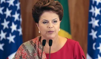Presidenta de Brasil reacomoda su gabinete