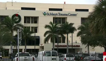 Cierran programa de cirugía en hospital tras informe de CNN 