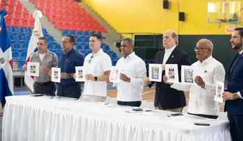 INPOSDOM rinde homenaje a glorias de San Carlos con sellos postales