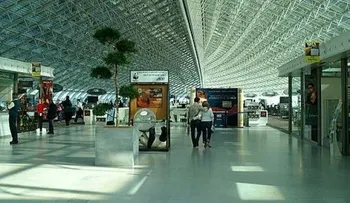 Policía retuvo 3 días a niña de 6 años en aeropuerto de Francia