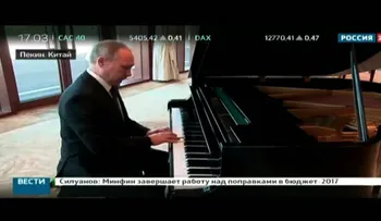 Putin da un inesperado concierto de piano en Beijing