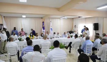El país avanza: Presidente Abinader anuncia construcción de UASD-AZUA, acueductos y becas universitarias