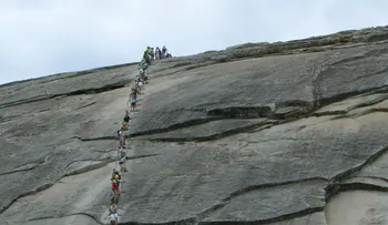 Muere un excursionista en el parque nacional Yosemite tras una caída al vacío en Half Dome