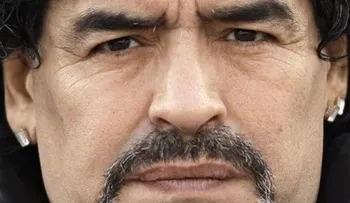 Maradona podría aspirar a presidencia de FIFA