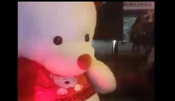 Se "curan" con este joven que fue "plantado" en un cita amorosa