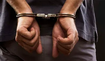 Dictan prisión contra líder de banda de estafa