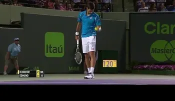 Djokovic pone al público de pie con truco de magia en la cancha