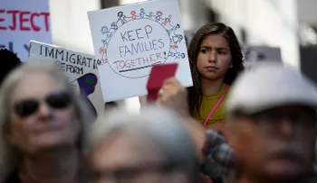 Personalidades critican la medida de "tolerancia cero" de Trump en la frontera