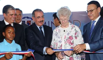 Presidente Medina felicita a los maestros en su día