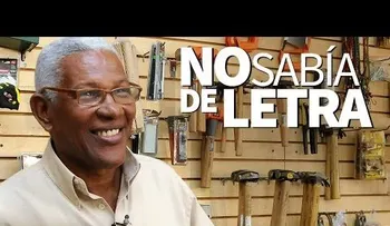 Comerciante alfabetizado apadrinará "escuelita" para que otros aprendan