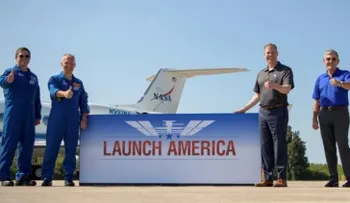 Astronautas de EEUU llegan a Florida para el primer viaje tripulado en 9 años