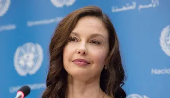 Ashley Judd demanda a Harvey Weinstein por haber hundido su carrera
