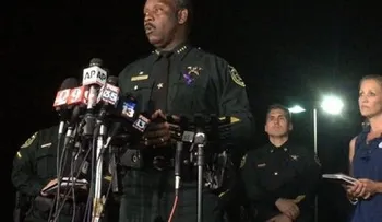 Buscan a un niño arrastrado al agua por un caimán en Florida