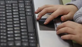 INTERNET PEDOFILIA: Detenido un hombre que grabó más de 160 vídeos pedófilos por la webcam