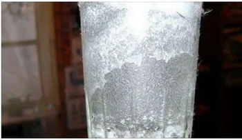 Cómo descubrir si hay energías negativas en tu hogar, con un VASO de agua