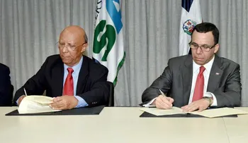 Ministro Andrés Navarro firma acuerdo con ISA para fortalecer programas facultad de educación