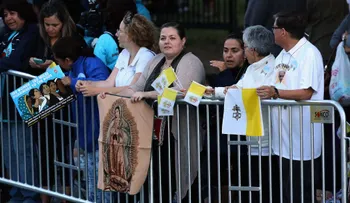 Miles de personas esperan las palabras de Francisco en Washington 