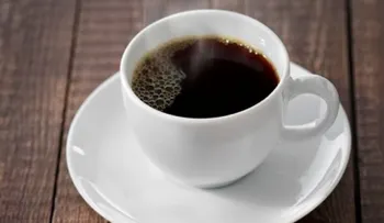 Beber mucho café protege contra el cáncer de hígado 