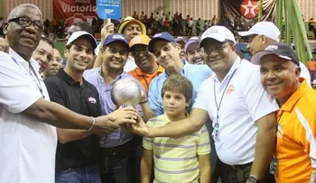 Terry brilla nueva vez y los Cañeros pasan a la final