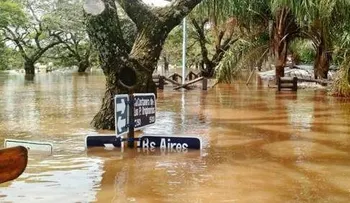 Miles de afectados por inundaciones en Sudamérica