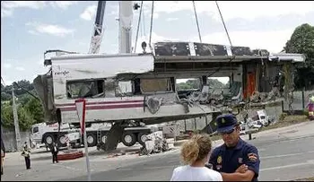 Aumenta a 80 número muertos al descarrilar tren en España; cuerpo de dominicana no ha sido encontrado