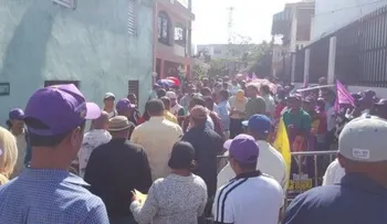 Le roban RD$10 mil a Alejandro Montás previo a recorrido que encabezó Leonel