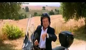 Italiano pidiendo la hora!! broma muy buena (VIDEO)