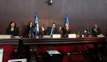 Diputados modifican ley que mueve días de fiesta de la Iglesia 