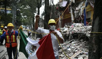 Minuto a minuto: una carrera contra el tiempo para encontrar sobrevivientes