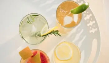 Trabajar en exceso aumenta el riesgo de alcoholismo