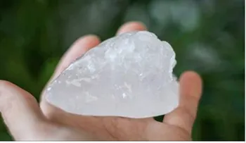 Esto elimina por completo las hemorroides y hace desaparecer las espinillas al primer acto