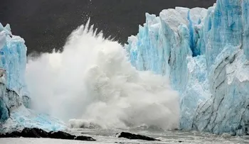 Glaciar se rompe ante espectadores