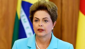 Aprueban informe para destituir a Dilma Rousseff