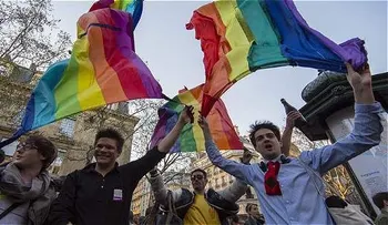 Más de 2 millones de colombianos firmaron contra la adopción de parejas homosexuales