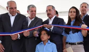 Danilo Medina entrega escuelas en la provincia Espaillat