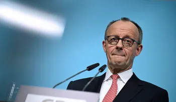 Merz cancela viaje a la ONU para enfrentar crisis interna en la CDU tras derrota electoral