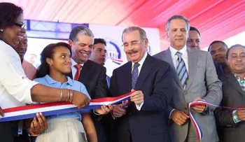 Presidente Medina entrega cinco escuelas nuevas en Montecristi