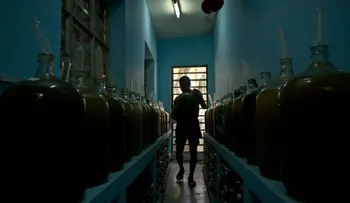 Un cubano crea un insólito e ingenioso sistema para producir vino
