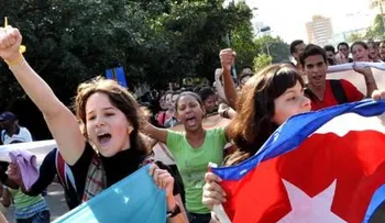 El mundo celebra histórico restablecimiento relaciones EE.UU. y Cuba 