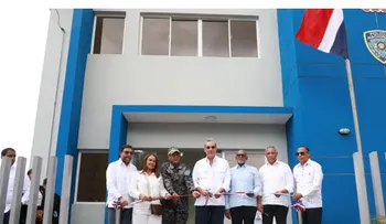 Presidente Abinader inaugura proyecto habitacional y fortaleza de la provincia Duarte